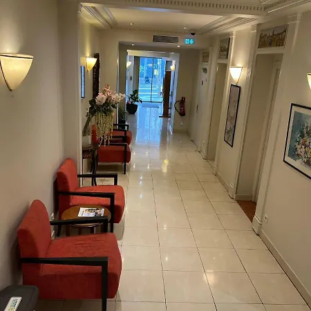 121 Paris Hotel-3